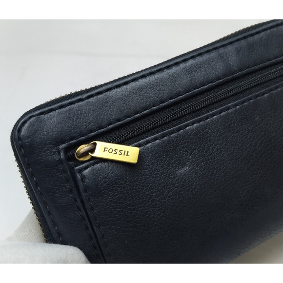 Fossil Black Leather Zip Arpimd Credit Card Wristlet - Wallet - Picture 8 of 15